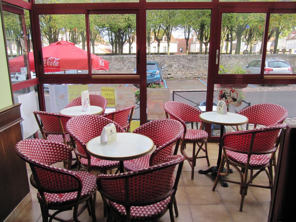 Pub Vauban Terreaux Hotell Avallon Exteriör bild